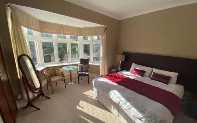 The Hinton Firs Hotel