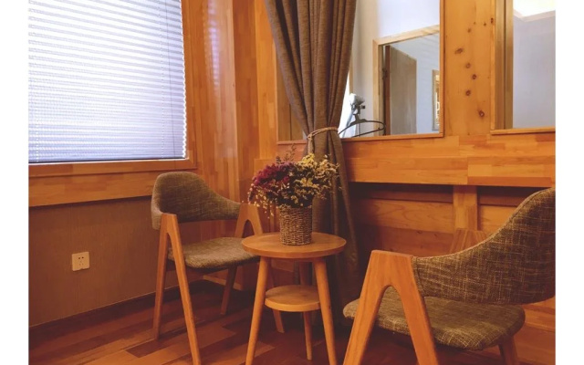 Shangri La Wooden Hotel