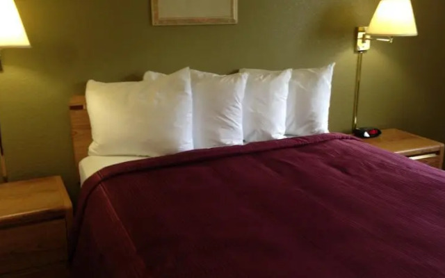 Ferryman Inn and Suites