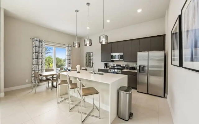 Massive 4 000 Sqft Luxury Duplex