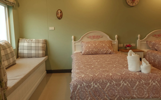 The Lilly Hotel