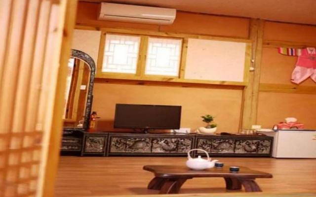 Haemil Hanok Guesthouse