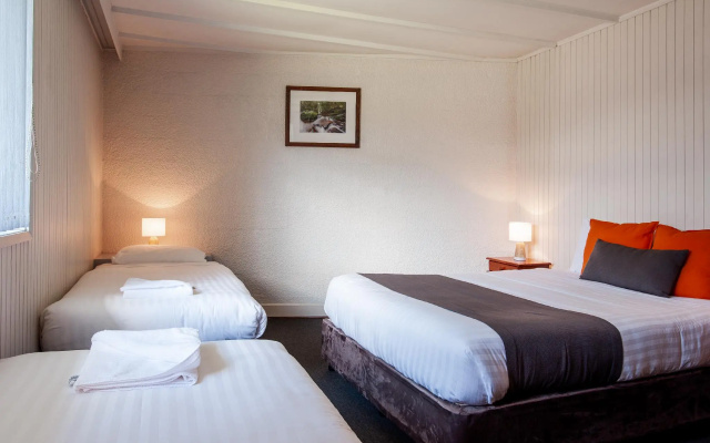 Silver Hills Motel