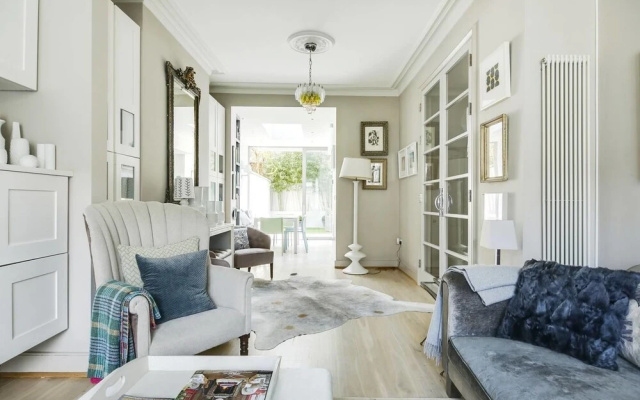 Stylish 5 bed Home in Heart of Clapham