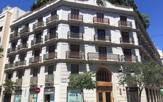 Апартаменты Art Boutique Colon Apartments вид на фасад
