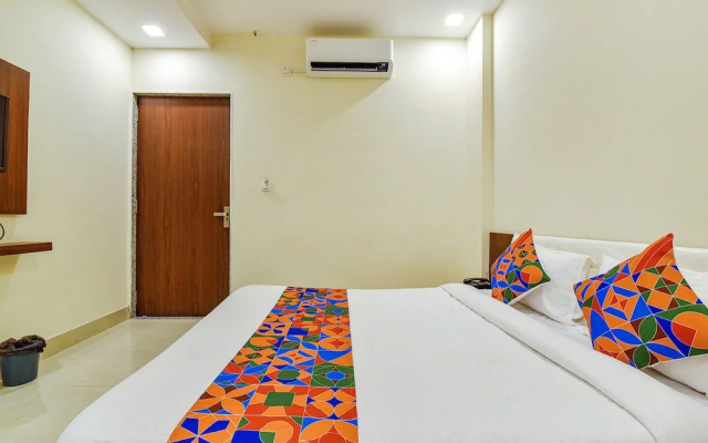Fabhotel Diamond I