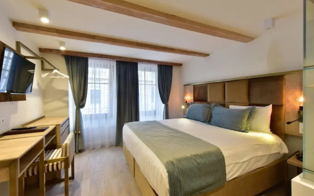 Hotel Rousseau Plus