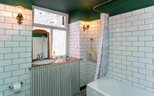 Charming 2BR Apt in Old Tbilisi