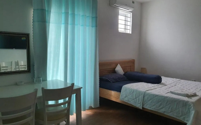 Alice's Happiness House