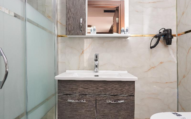Renzo Hotel - Special Category