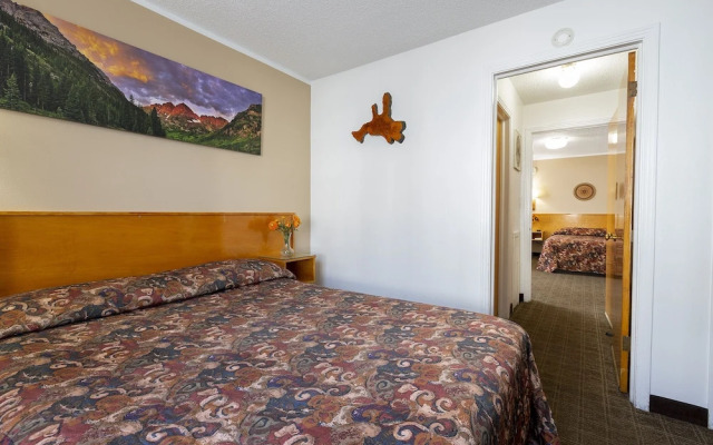 Starlight Lodge