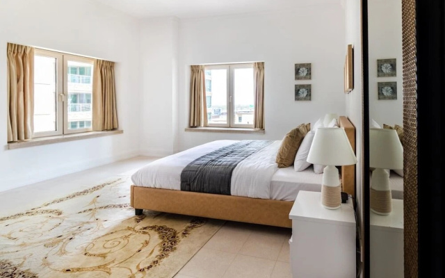 Elegant 3BR in Dubai Marina With Scenic Views!