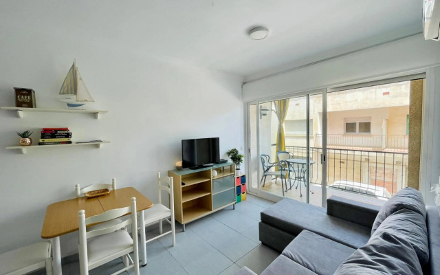 Acogedor y céntrico apartamento a 1' de la playa