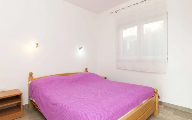 Spacious Apartment in Zecevo Rogoznicko With Terrace