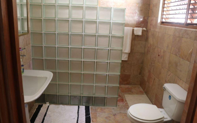 10 Br Guesthouse - Montego Bay - Prj 1434