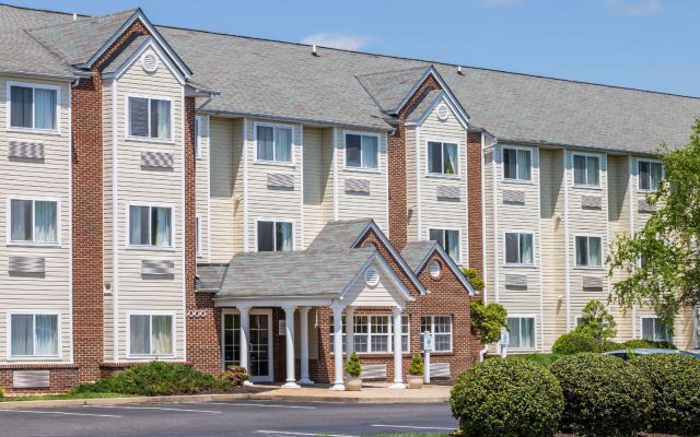 Microtel Inn & Suites by Wyndham Richmond Airport in Sandston, United States of America from 78$, photos, reviews - zenhotels.com hotel front