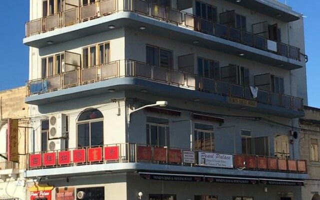 Отель Paramount Bay Penthouse вид на фасад