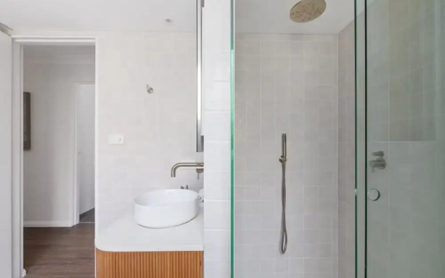 Stylish 3-bed Newport Stay With Balcony