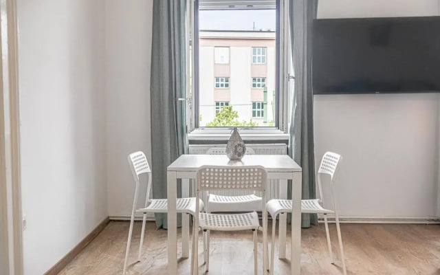 Pleasing 2BR Apt. AKH-Perfect for Groups