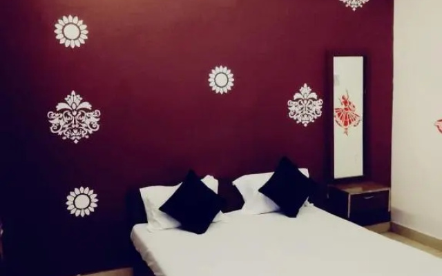 Red Stone Hotel