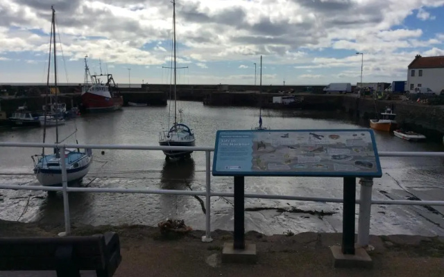 Sma Harbour Hoose