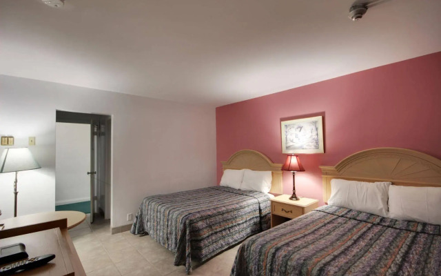 6267 Persepolis Inn