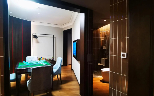 Aiju Hotel (Yingkou Bayuquan District Moon Lake Park Branch)