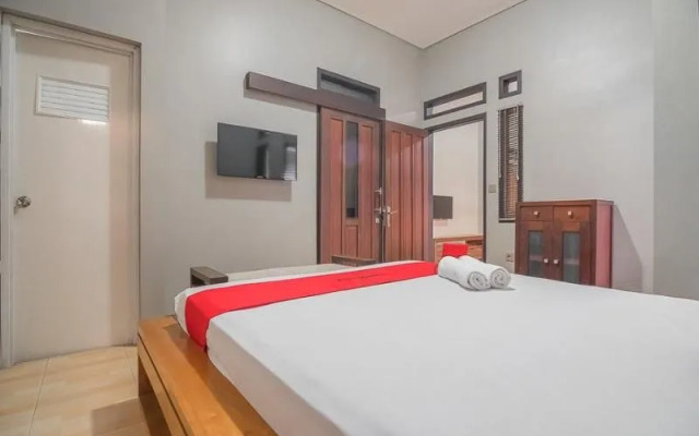 RedDoorz Syariah near Politeknik Negeri Bandung 3