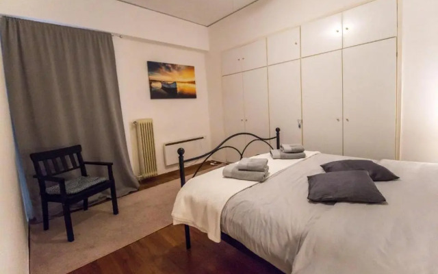 Stylish apt in Athens center