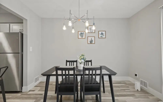 2BR Stay Close to Downtown