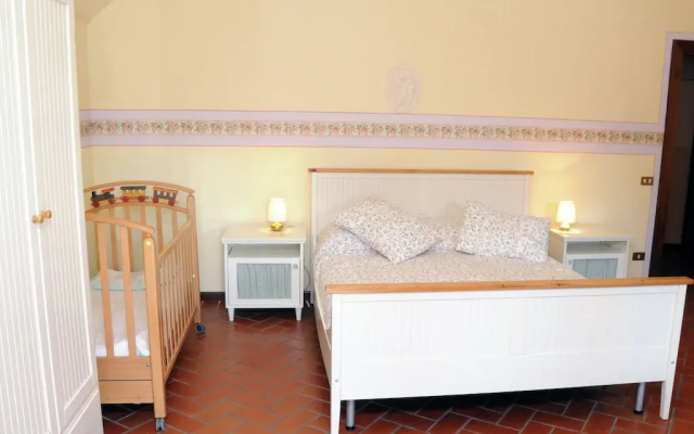 Modern Apartment in Monticelli Brusati with Pool