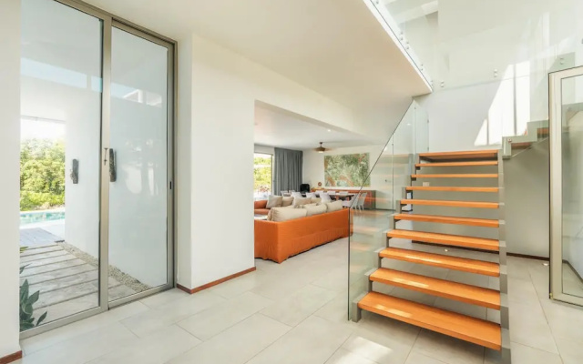 Luxury 6BR Villa w Pool Maid at Yarari, Punta Cana