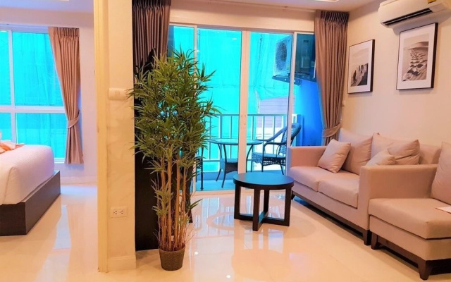 Club Apartments