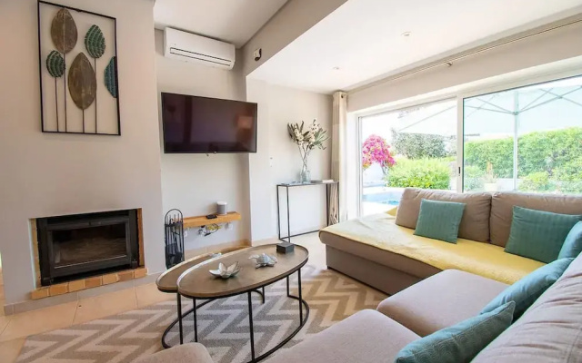 Casa Ana Superbly Renovated With Heated Private
