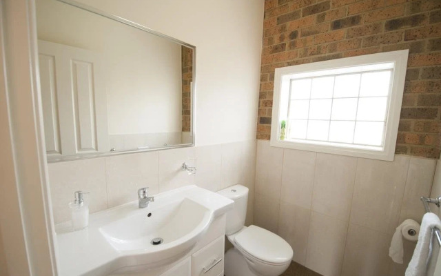 Yarra Glen Racecourse Apartments