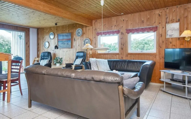 10 Person Holiday Home in Harboore