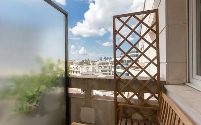Charming Central Apartment With Balcony and City View