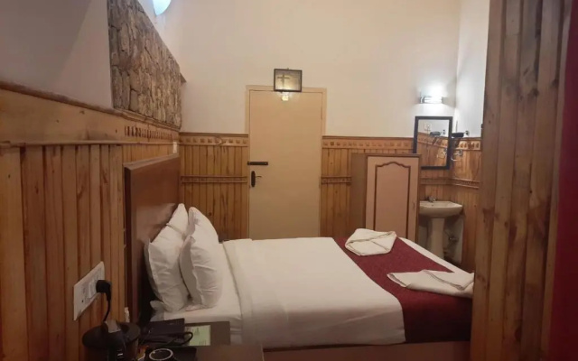 Pine Borough Inn