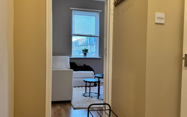 London City Apartment - Modern & Cozy Stay
