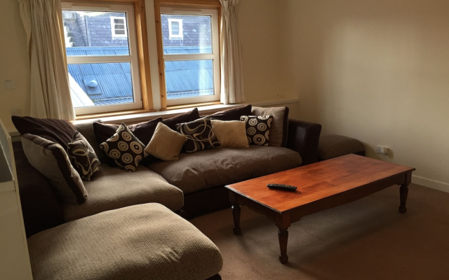 3 Varis Apartments
