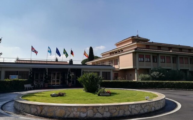 Park Hotel Aurelia Roma вид на фасад