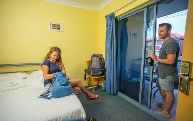 Sydney Beachouse Yha
