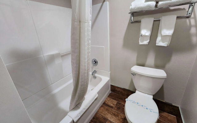 Ramada Bayside Inn & Suites Eureka