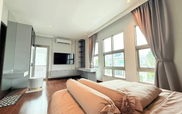 Luxury House Near Suvarnabhumi Airport
