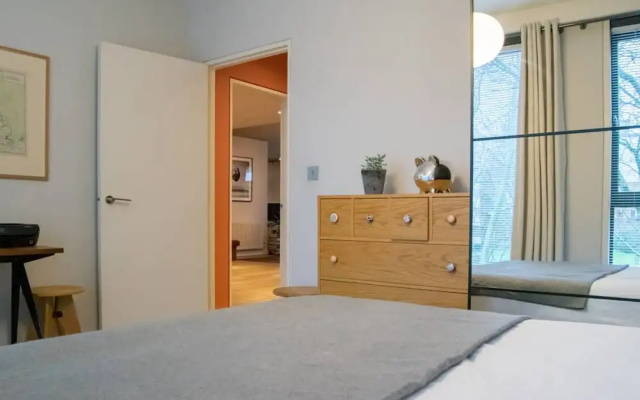 Artistic 1 Bedroom Flat in Central London