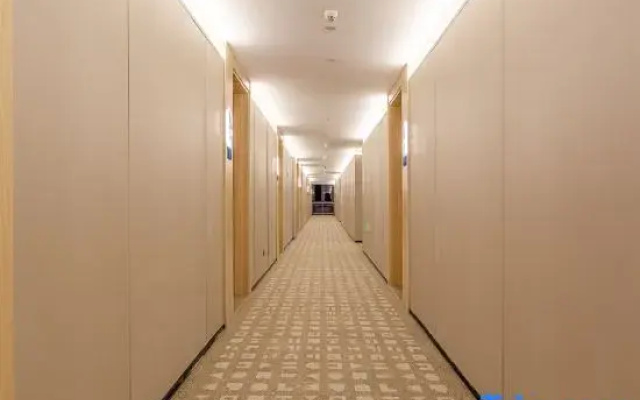 Rujia YUNIK Esports Hotel (Jinan Changqing University City Branch)