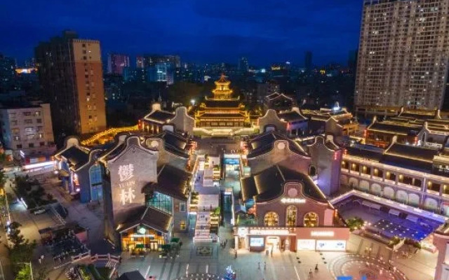 Huacheng Hotel (Bus Station)