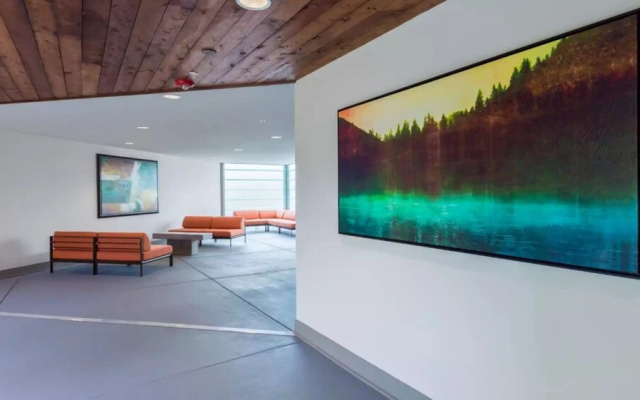 Global Luxury Suites in Emeryville