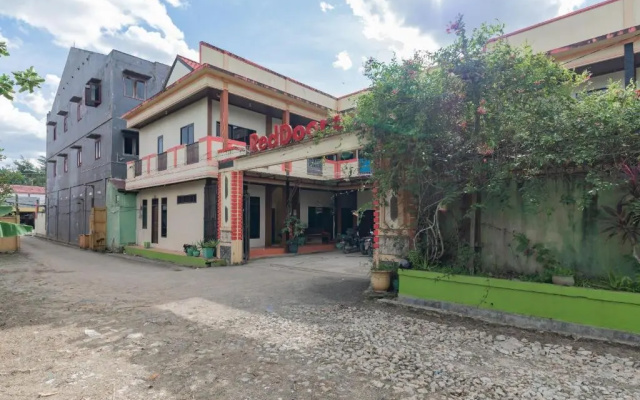RedDoorz near Samarinda Square