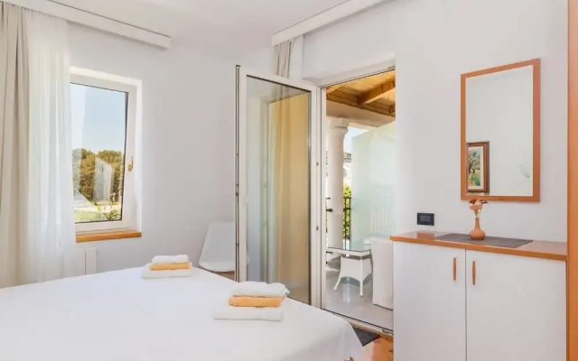 Escape - 20 m From sea - White